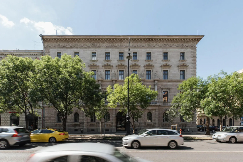 Hotel Oktogon Haggenmacher — забронировать отель в Будапеште