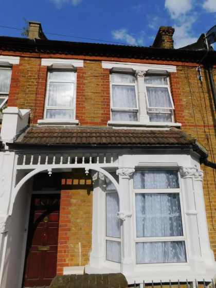 Цены на Entire 4 bedroom Terrace house in London в Лондоне