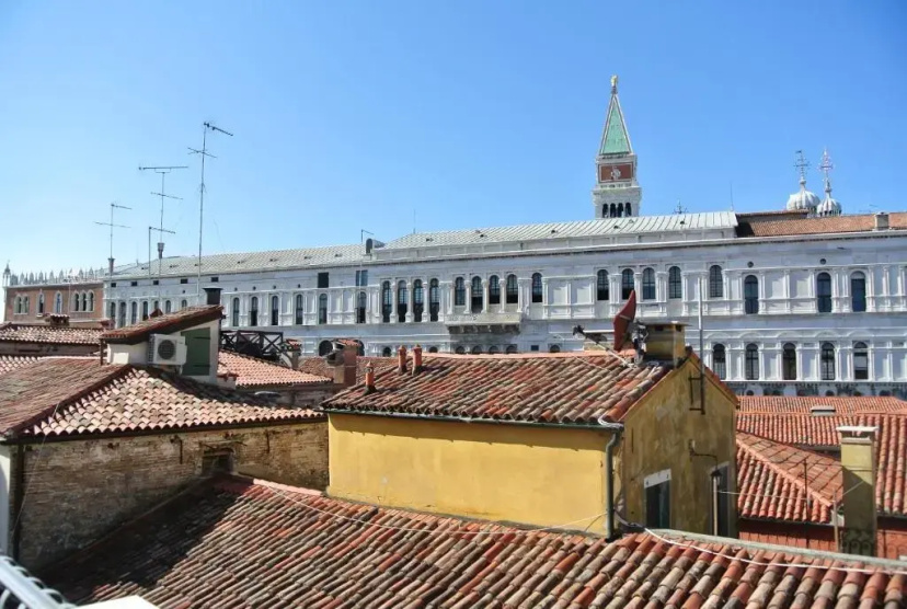 Hotel Antigo Trovatore 3 — отель в Венеции, Италия