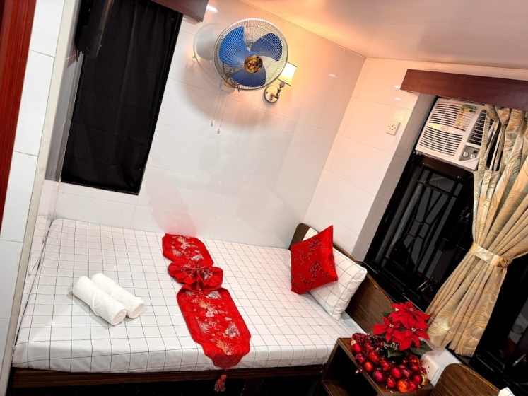 Цены на Rhine Guest House в Гонконг
