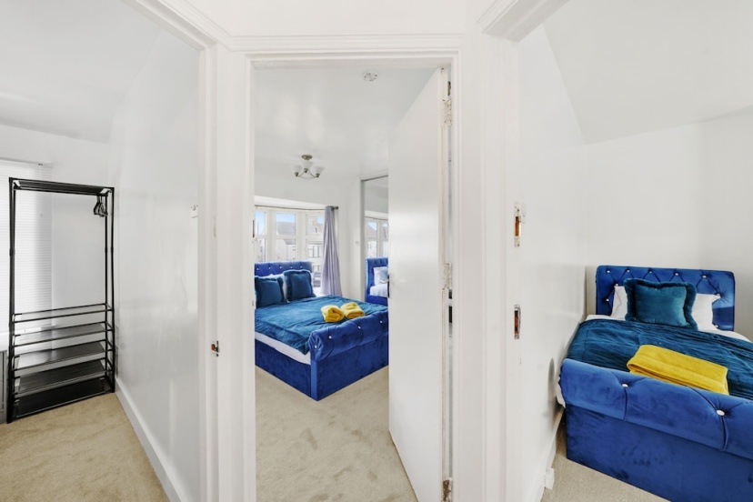 Цены на 3bed Cozy House Parking Wifi в Лондоне
