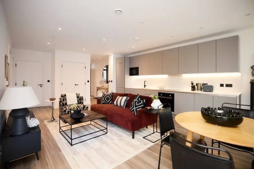 The Tottenham Hale Crib - Trendy 2bdr Flat With Balcony — комфортный отель в Лондоне