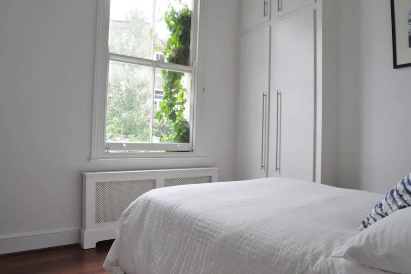 Bright 1 Bedroom Flat Perfect for City Getaway — комфортный отель в Лондоне