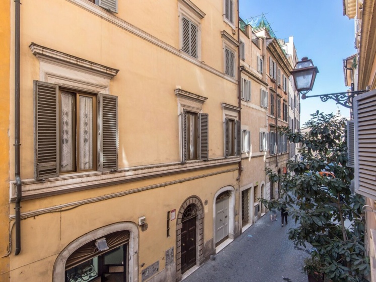 Madonna dei Monti Apartment — комфортный отель в Риме