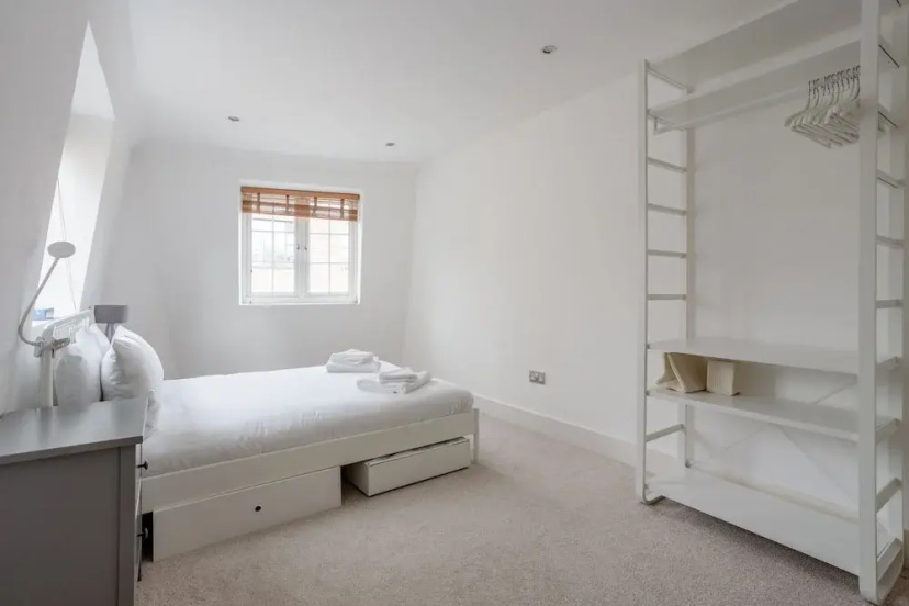 Modern And Central 2 Bedroom Apartment Close to Euston Station — забронировать отель в Лондоне