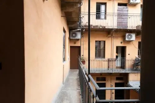 Colonne San Lorenzo Apartment — забронировать отель в Милане