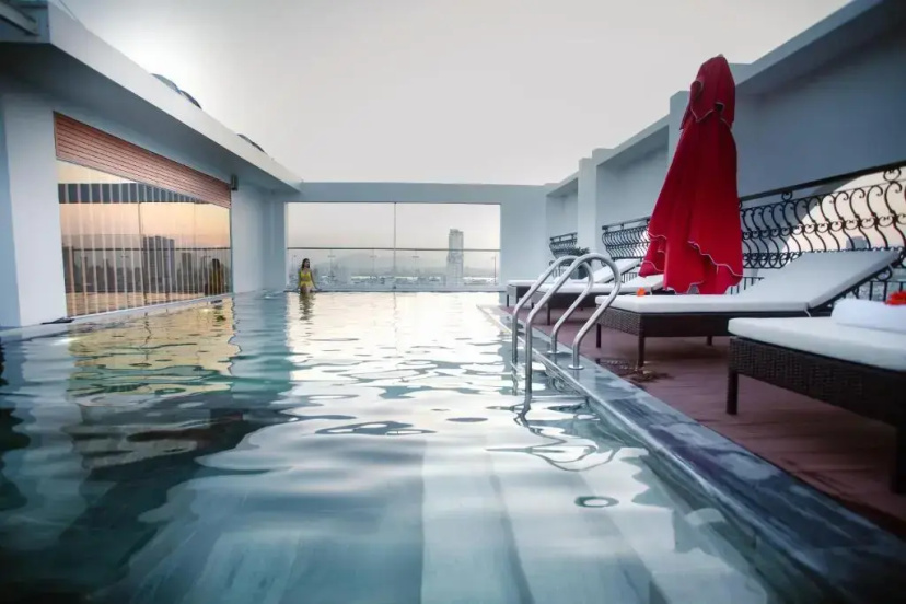Century Hotel — отель с удобным расположением в Дананге