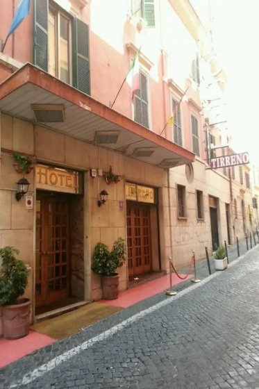 Сравните цены на Tirreno Hotel в Риме