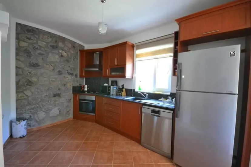 Tophill Villa — забронировать отель в Даламане