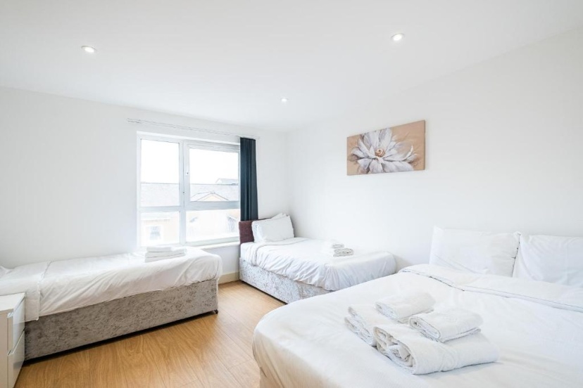Цены на Canary Wharf/Docklands/Excel Spacious Apt E14 в Лондоне