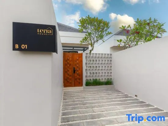 Terra House B1 — отель с удобствами в Кута