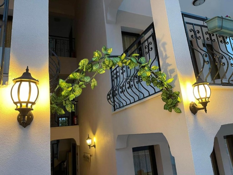Цены на Leons Sun Village Apartments в Ичмелер