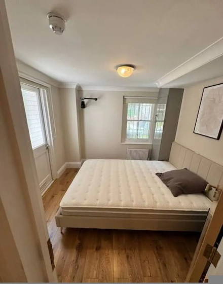 Charming Notting Hill Basement Flat With Garden — отель с удобным расположением в Лондоне