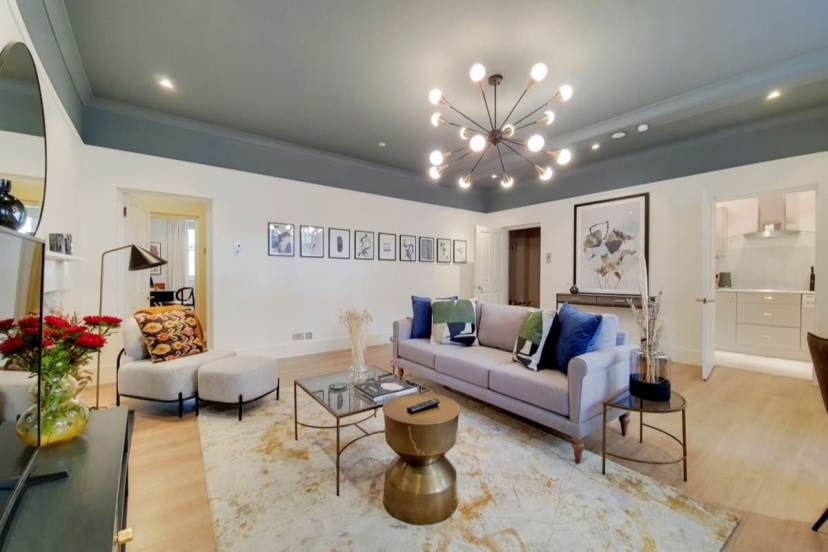 The Heart of South Kensington - Modern & Spacious 1BDR Apartment — отель с удобствами в Лондоне
