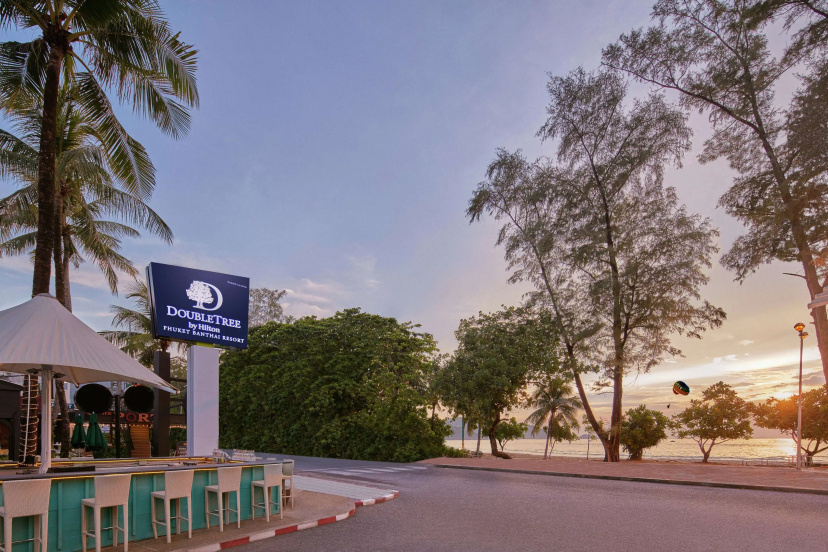 DoubleTree by Hilton Phuket Banthai Resort — отель в Пхукете для семейного отдыха