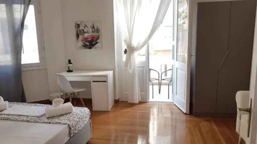 Ionian Apartment- Athens Center, 6 Bd, 2.5 Bath — отзывы гостей и цены