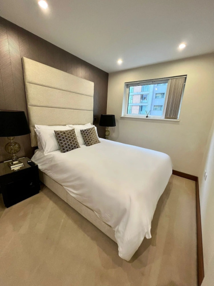 Londwell - Luxury Chelsea Apartment With Balcony — отель с удобным расположением в Лондоне