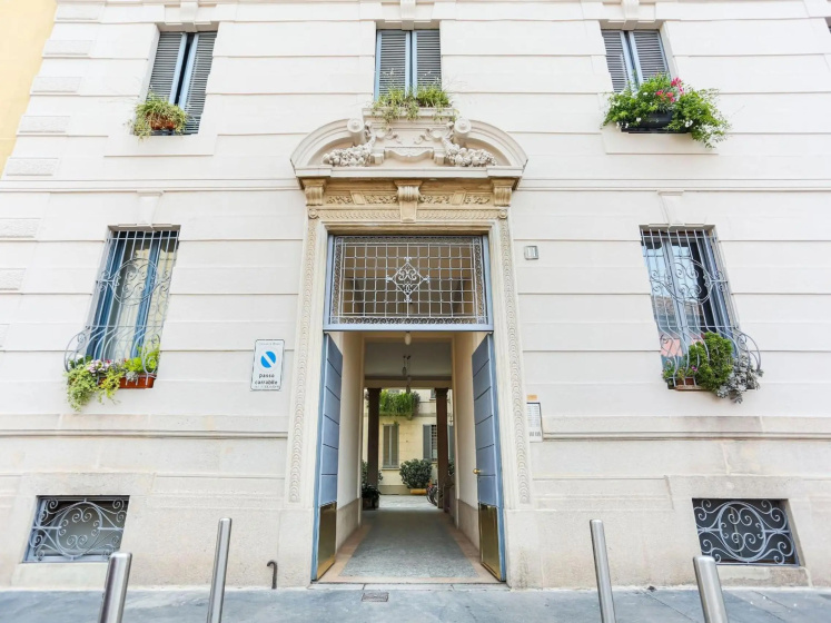 The Best Rent - Colorful apartment Milan City Center — комфортный отель в Милане