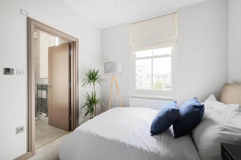Cosy Two Bedroom Apartment in Holborn — забронировать отель в Лондоне