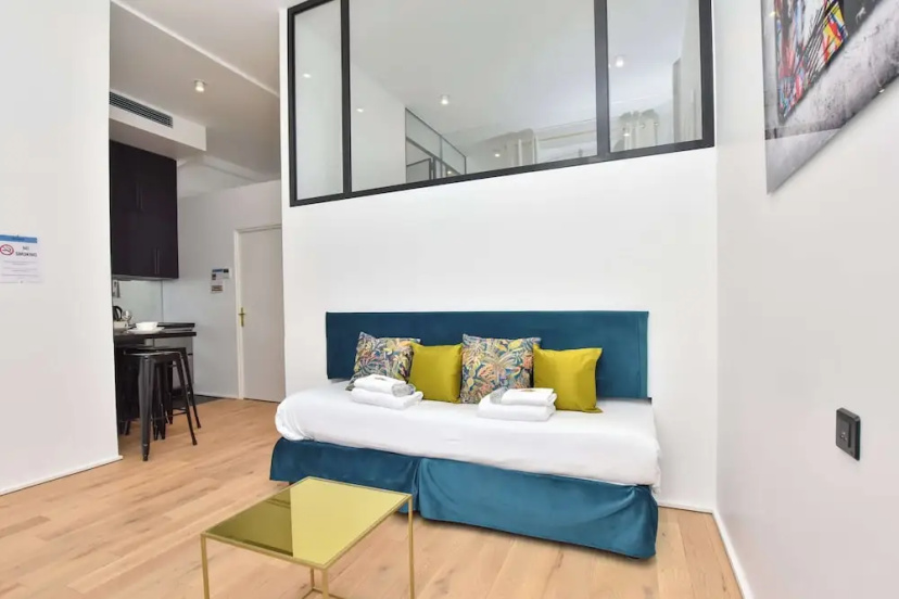 Цены на Luxurious Apartment - 4P- Madeleine/st Honore - 2G в Париже