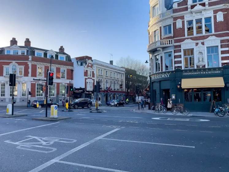 home.ly - West London Apartments Putney — отель с удобным расположением в Лондоне