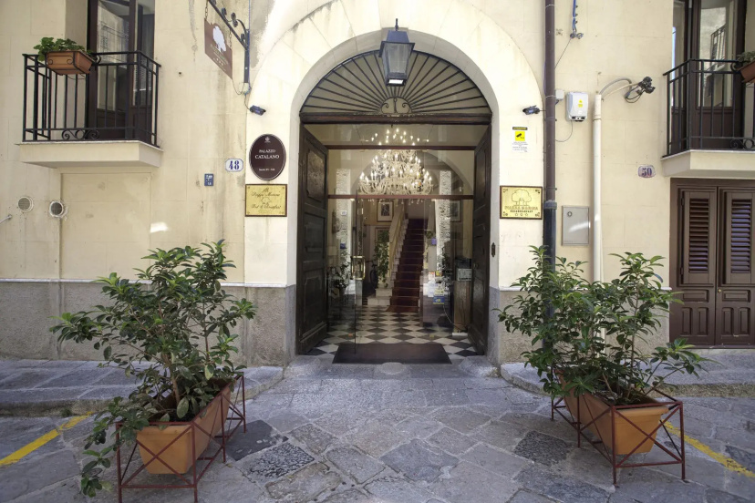 Цены на Al Piazza Marina B&B в Палермо
