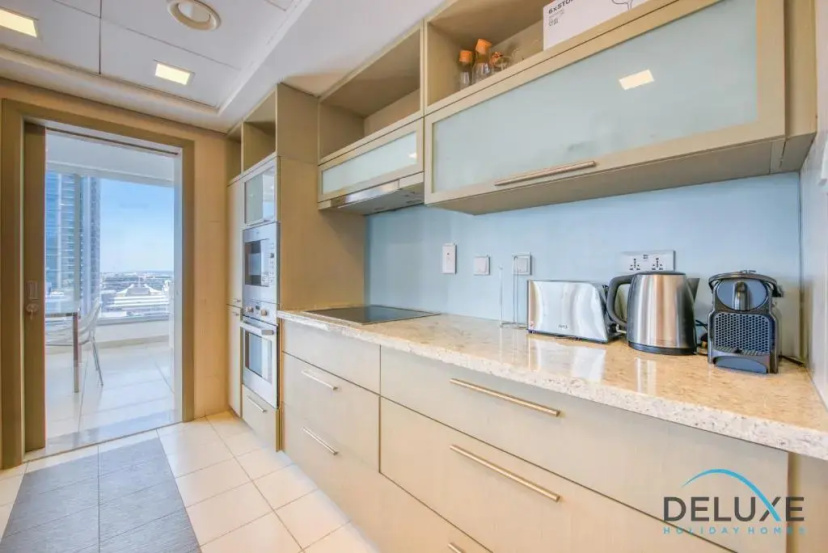 One Bedroom Apartment in The Lofts Central, Downtown by Deluxe Holiday Homes — отель с удобствами в Дубае