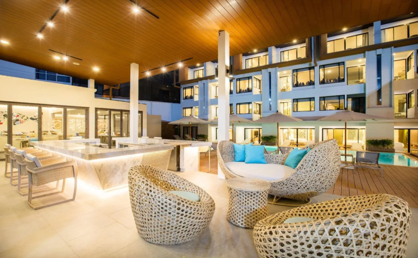 LIV Hotel Phuket Patong Beachfront — отель рядом с интересными местами в Патонг