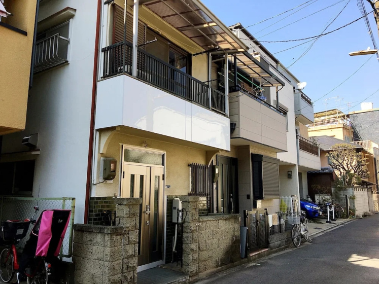 Цены на Guesthouse SAYURI HONKAN в Осаке