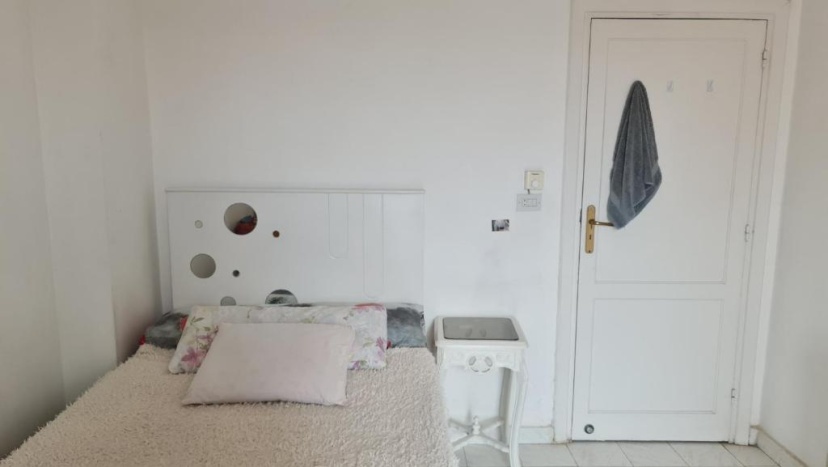 Single room for a girl in a shared apartment — отель с удобствами в Каире