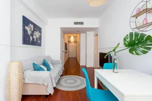 Lodging Apartments Illa Diagonal — комфортный отель в Барселоне