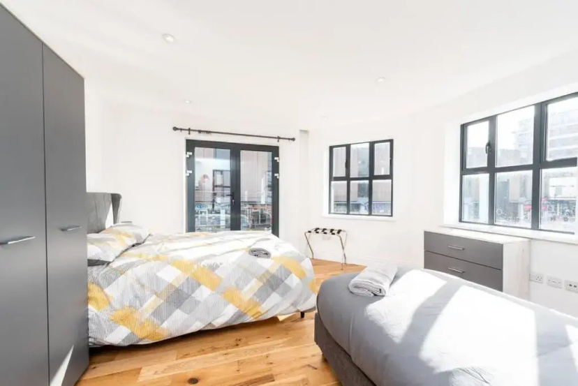 Цены на Large Apartment close to London BR1 II в Лондоне