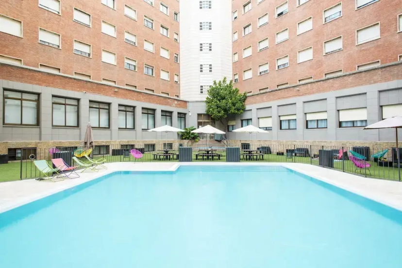 Hostel Residencia Universitaria Barcelona Diagonal - Campus Accommodation — отель с удобствами в Барселоне