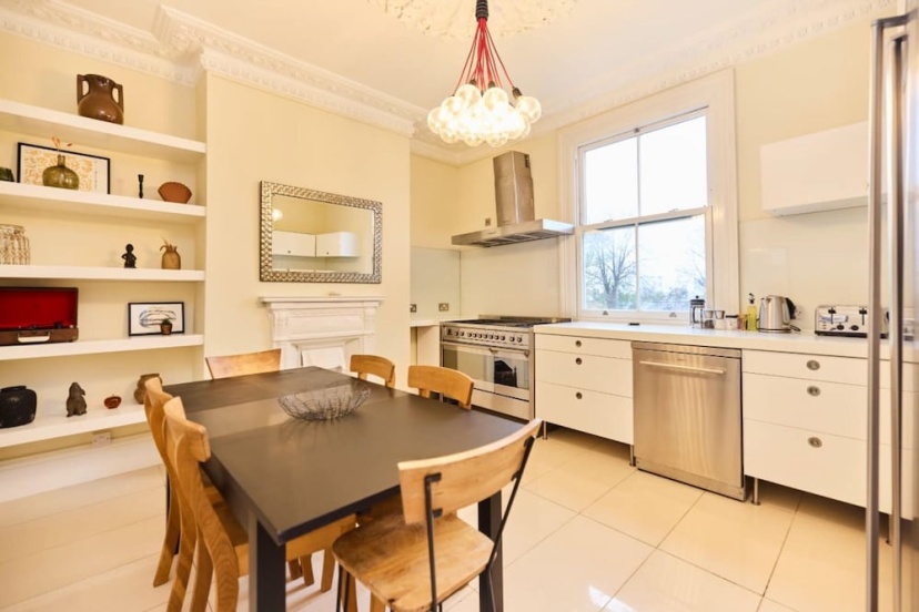 The Peckham Hideaway - Bright 3bdr Flat — отзывы гостей и цены
