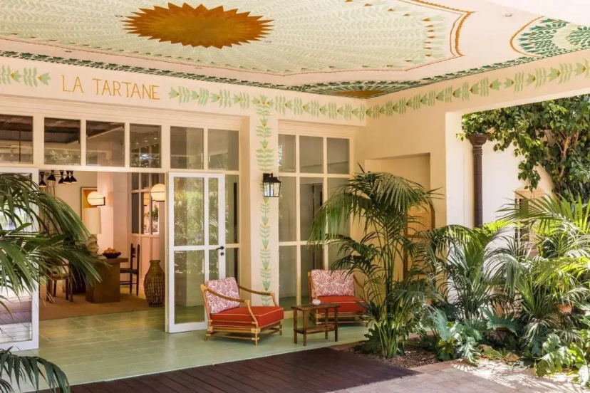 Hotel La Tartane Saint -Tropez — отель рядом с интересными местами в Сент-Тропезе