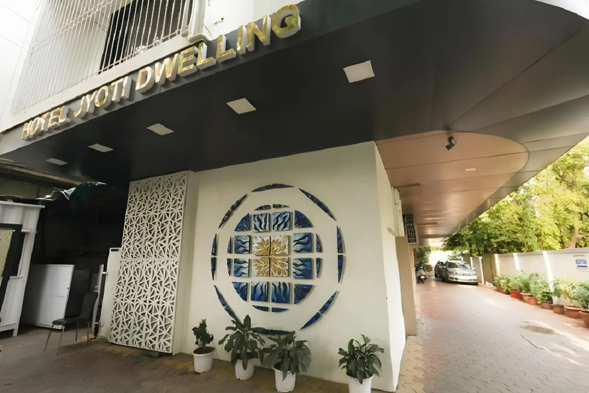 Jyoti Dwelling — отель с удобствами в Мумбаи