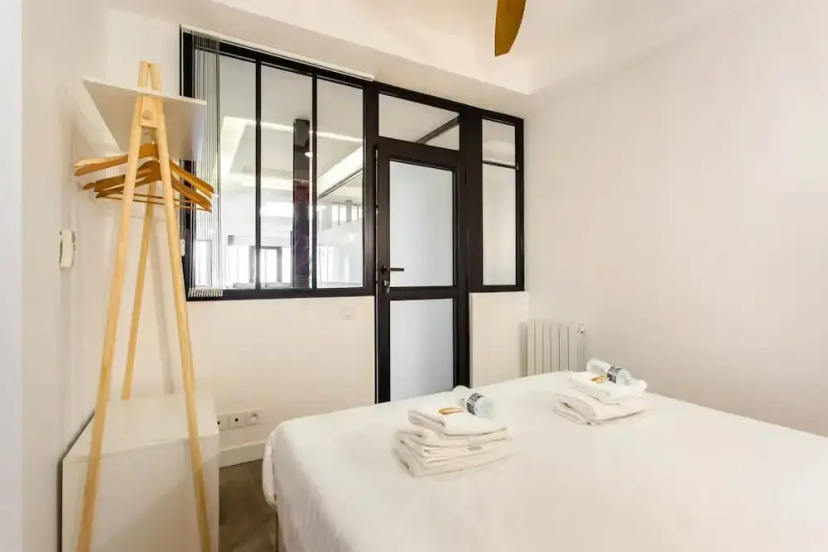Luxurious Apartment - 4br/12p - Bastille/voltaire — забронировать отель в Париже
