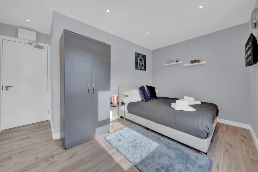 Lovely 1-bed Studio in West Drayton — отель с удобствами в Лондоне
