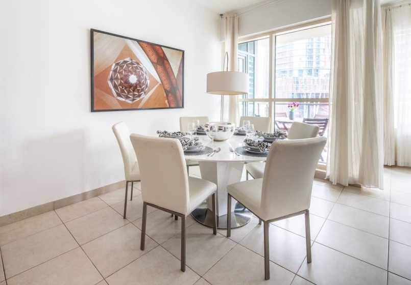 Unique & Stylish 1BR w/ Incomparable Marina Views! — комфортный отель в Дубае