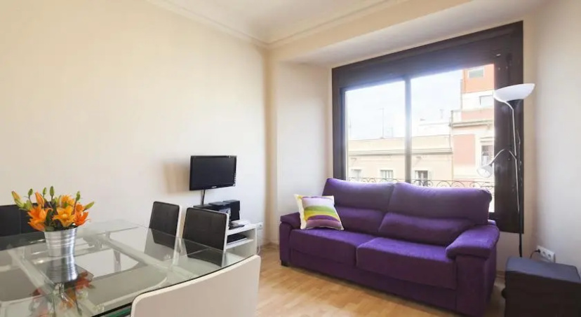 Plaza España Apartment — отель с удобствами в Барселоне