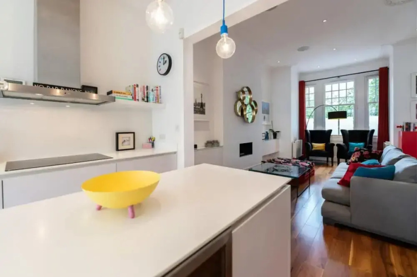 The Clapham Crib - Spacious 4bdr House With Patio — отзывы гостей и цены