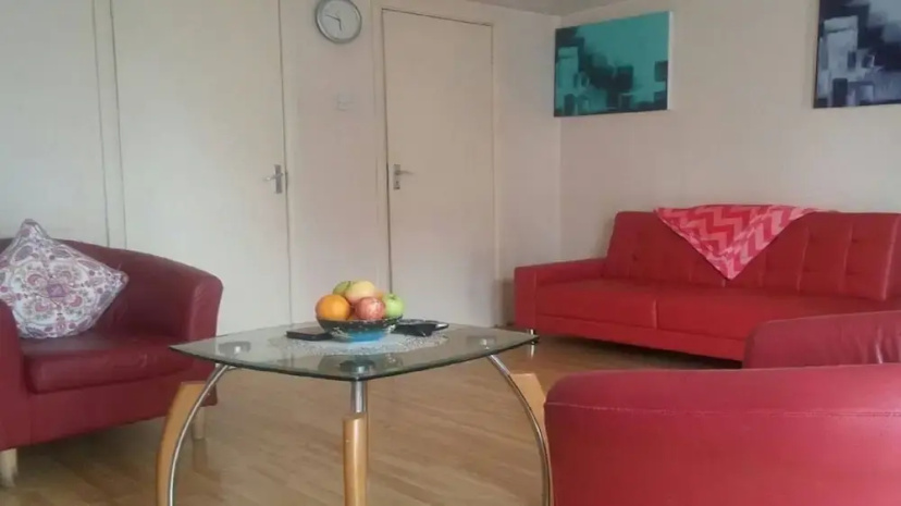 Clean & Modern 1 Bedroom Apartment — отель в Лондоне, Соединенное Королевство
