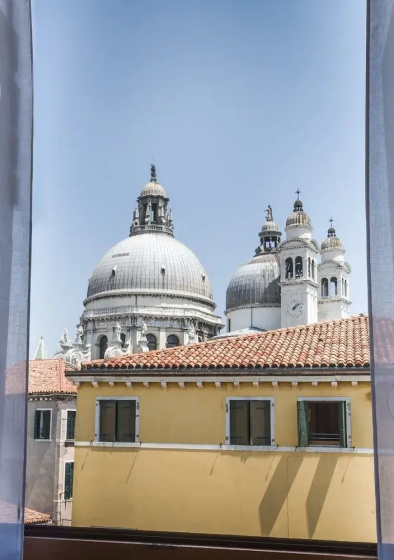 Accademia Charm Apartments — отель с удобствами в Венеции