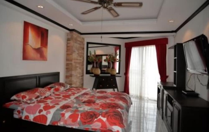 Omtien Beach Condominium A1 F4 R2829 — отель с удобным расположением в Паттайе