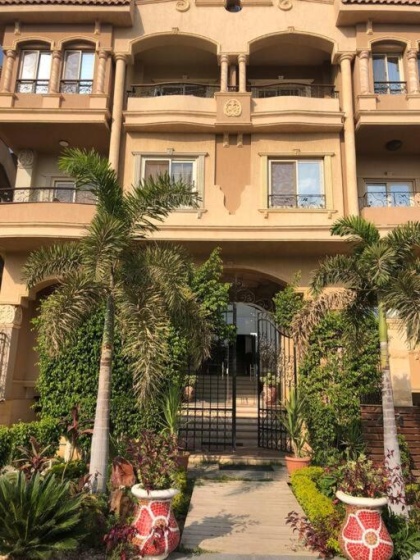 Luxury apartment in West Golf 5th settlement — забронировать отель в Каире