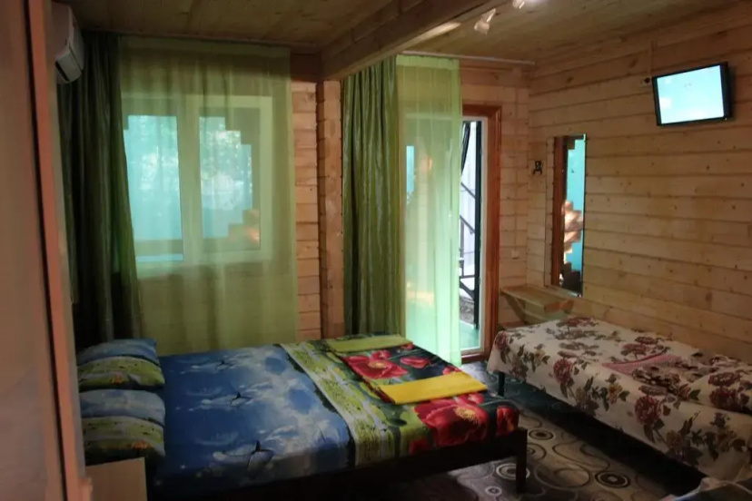 Guest house Tikhiy dvorik — отель в Архипо-Осиповке, Россия
