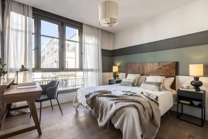 Lusciano - 2 Bedrooms Pool and gym in Almagro — комфортный отель в Мадриде