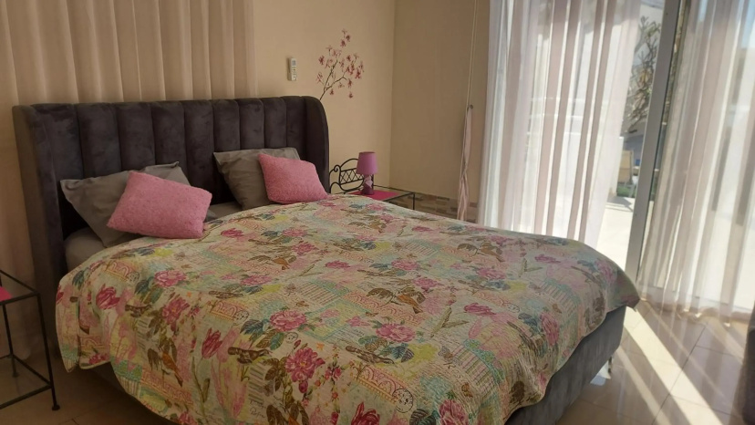 Nissi 3 Pool Access Garden Apartment — комфортный отель в Айя-Напа