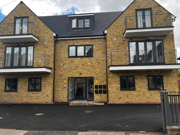 Skyvillion -vineyard Court- Enfield 1bed With Balcony — отель с удобным расположением в Лондоне