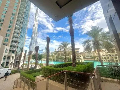 Splendid Apartments with Burj Khalifa and Fountain View — комфортный отель в Дубае